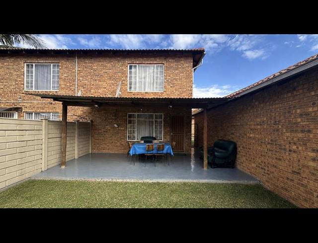 2 BEDROOM DUPLEX FOR SALE IN MONTANA TUINE